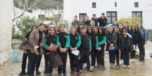 Demokrasi Ortaokulu’ndan başarılı öğrencilere gezi ödülü