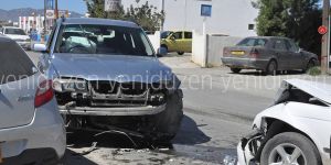Lefkoşa’nın göbeğinde 3 araç çarpıştı…