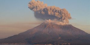 Sakurajima Yanardağı canlandı