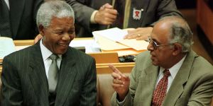 Mandela'nın dava arkadaşı hayatını kaybetti