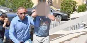 Kumar oynamak için geldiler, hırsızlık yaptılar...