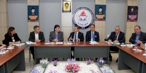 Kemal Dürüst Kamu-Sen'i ziyaret etti