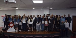 Başarılı öğrenciler sertifikalarını aldı