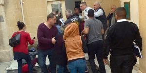 MAHKEMEDE ARBEDE ÇIKTI