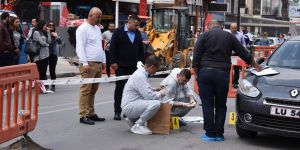 DEFALARCA BIÇAKLADI