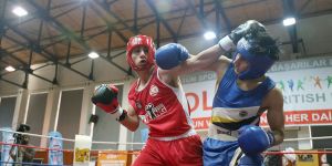 Boks heyecanı nefes kesti