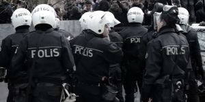 "Erdoğan'ın tasfiyesi polisi ve Wikipedia'yı vurdu"