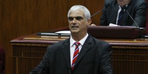 “Çirkefin içine çiçek ekilmez”