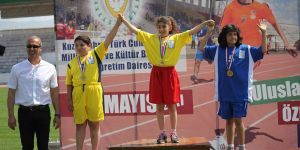 Özel atletler yarışıyor