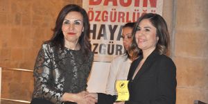 Simge Çerkezoğlu, ‘adres kıbrıs’taki röportajlarıyla ödül aldı