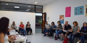 Yetişkinlere dil kursu devam ediyor