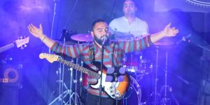 Barricade sezonu kapatıyor...