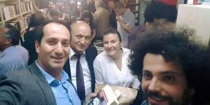 Omorfo Kitapçısına Kavuştu