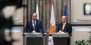 Lavrov, Güney Kıbrıs’ta…