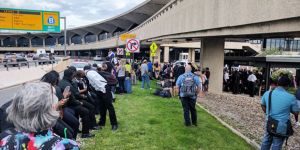 Havaalanında düdüklü tencere alarmı