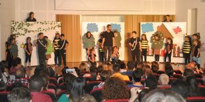 Çocuklar barış içinde bir dünya istedi