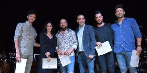 Şarkılar sokak hayvanları için