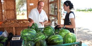 Üretici de, satıcı da dertli