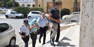 Para, içki ve kola çaldılar…