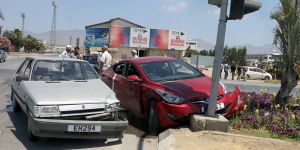 Kırmızı ışıkta durmadı, kazaya neden oldu!
