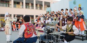 Öğretmenleri ile Aynı Sahneyi Paylaştılar