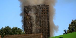 Londra'da ölü sayısı 30'a yükseldi