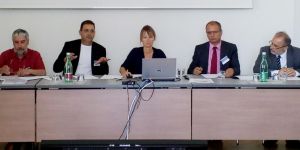 Kıbrıs'ta basındaki yakınlaşmaya uluslararasi övgü