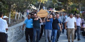 45 dakika arayla defnedildiler