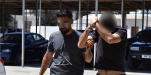 Kuş çiftliğinde 3 kök Hintkeneviri