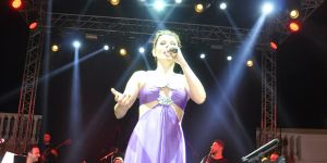 Funda Arar’la bayram coşkusu