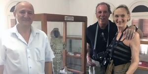 Denizde bulduğu 'Efes Artemis'i 37 yıl sonra görmeye geldi