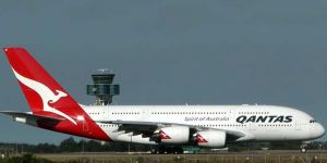 Dünyanın devi Larnaka'ya acil iniş yaptı