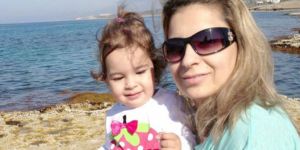 Anne kız, yan yana…