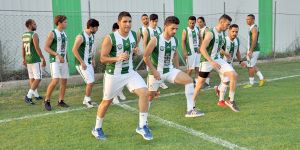 Yeşilova sahaya indi