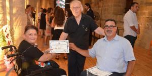 Sosyal projelere kitapla katkı...