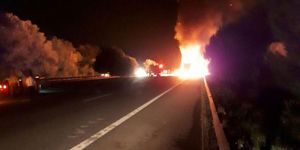 Sakarya’da KKTC plakalı tır yandı: 2 ölü