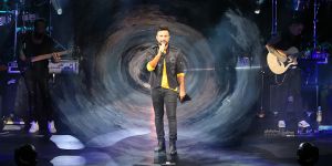 Kuzey Kıbrıs Turkcell’li şanslı isim Tarkan’ı canlı izledi