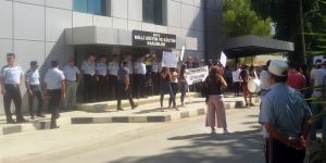 Öğrencileri Akademi için Bakanlık önünde!