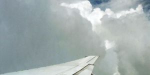 Uçak türbülansa girdi: 12 yaralı