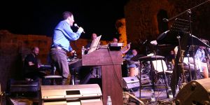 Mehmet Ali Sanlıkol;  “Amerika’da keşfettiğim Türk müziği ile kimliğimi, sesimi buldum”