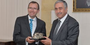 Kıbrıslılara mesaj: Değişiklik için ayağa kalkın