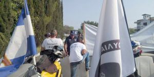 “Bir grup vatandaş hangi yetkiye dayanarak iki saatliğine geçişleri engelledi?”