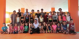 "Sarayönü'nde oturup şikayet etmekle olmuyor"