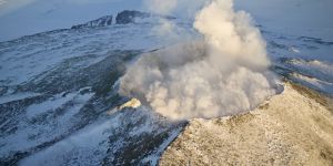 Buzullar altında 91 yanardağ bulundu