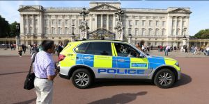 Tekbir getirdi, kılıçla saldırdı