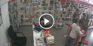 Hırsızlık anı kamerada!