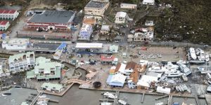 İki Karayip adası tamamen yerle bir oldu