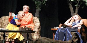 “Vanya Sonya, Maşa ve Spike” sahnelendi