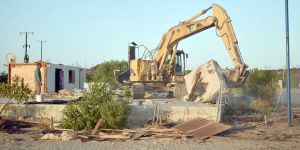 Sit alanı içerisindeki işletme yıkıldı