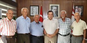 Denktaş, Narenciye Üreticileri Birliği heyetiyle görüştü